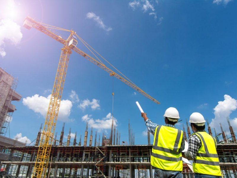 Techninės konsultacijos Sforma statyboms, profesionalios konsultacijos dėl kėlimo įrangos, klojinių sistemų ir saugių darbo sprendimų pramonėje