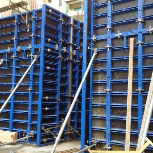 Moduliniai sienų klojiniai su atraminėmis konstrukcijomis